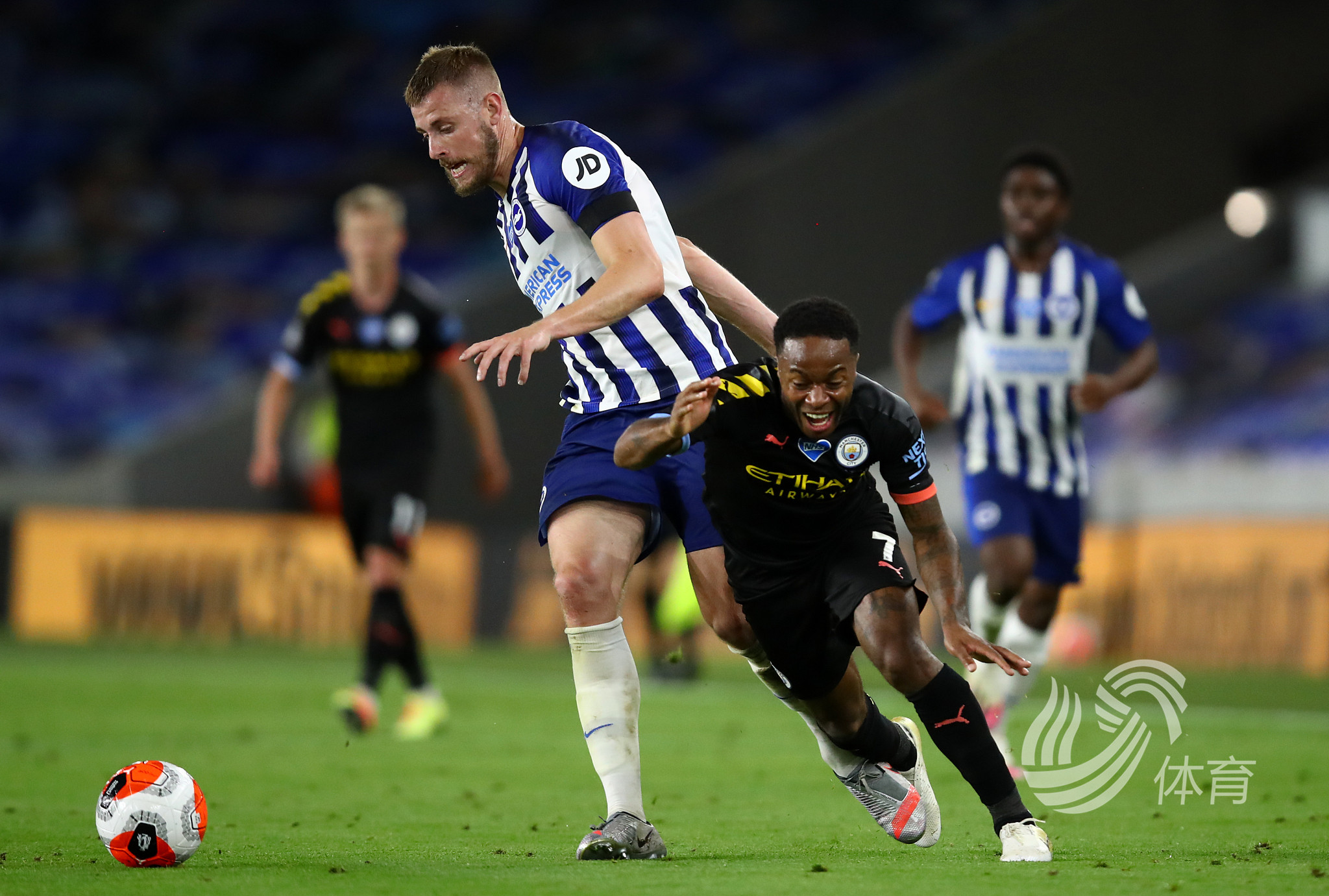 时尚耳机海报设计_数据线电子产品系列海报设计